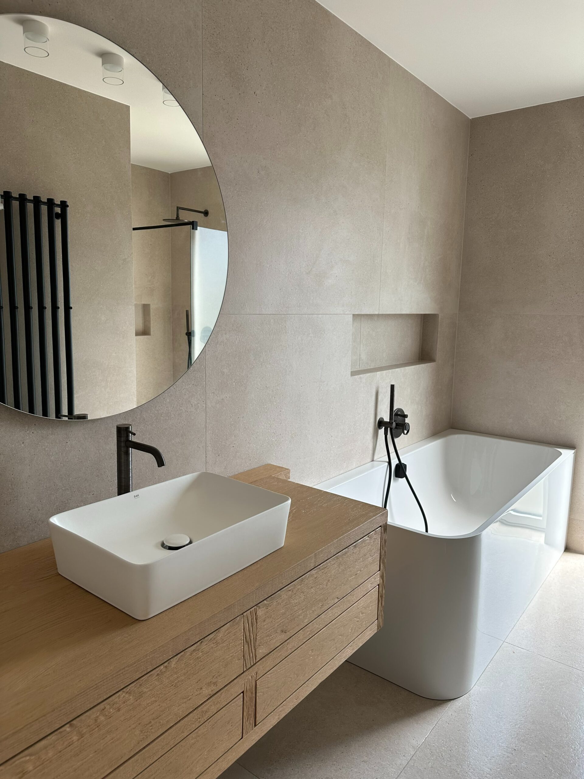 B6730D10-28DC-48DF-AE09-4C071784DF52